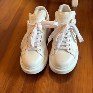 Alexander McQUEEN Women's Oversized Suede Heel Detail Sneakers